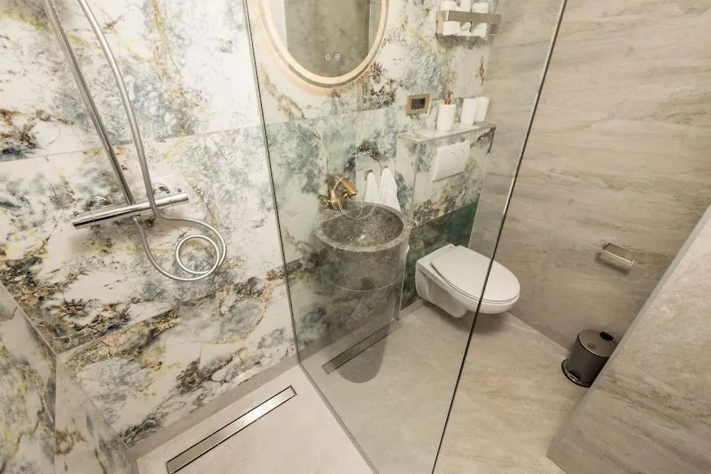 Maisonette Apartment Matej Laurana